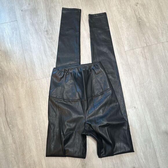 Aritzia Wilfred Free Black Daria Pant High-waisted Vegan Leather legging size XS - Picture 7 of 10